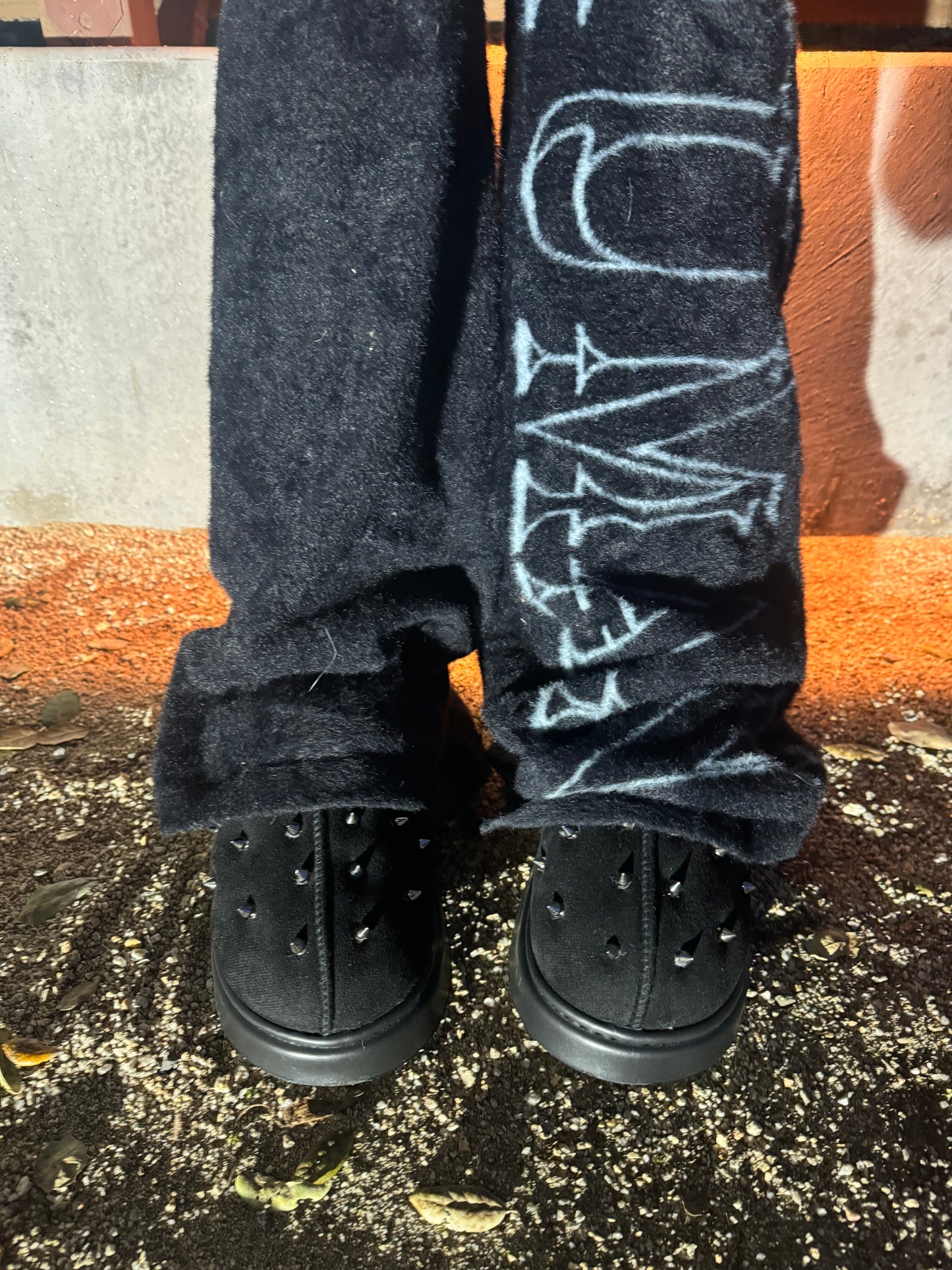 Spiked Fur Slippers (Black)